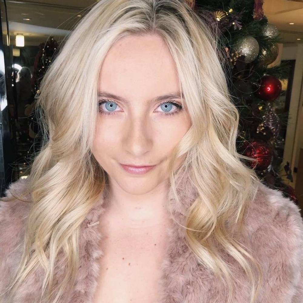 Meet your Posher, Christine